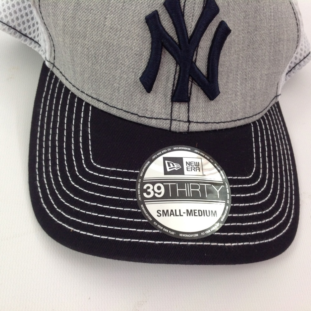 New York Yankees Men's Baseball Hat Size S/M - Picture 2 of 7